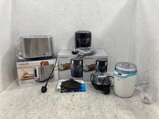 6 X ASSORTED KITCHEN ITEMS TO INCLUDE 2 SLICE TOASTER , ELECTRIC EGG COOKER: LOCATION - F5