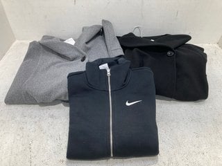 3 X ASSORTED WOMENS CLOTHING ITEMS TO INCLUDE NIKE LOGO PRINT ZIP UP HOODIE IN BLACK SIZE: S: LOCATION - E2