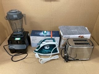 3 X ASSORTED HOUSE HOLD ITEMS TO INCLUDE 2 SLICE TOASTER , STEAM IRON: LOCATION - G1