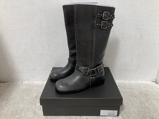 MASSIMO DUTTI WOMENS LEATHER BUCKLED HIGH BOOTS IN GREY SIZE: 6: LOCATION - H15