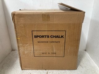 BOX OF SMALL CHALK PIECES IN WHITE - 8 PER BOX: LOCATION - H15