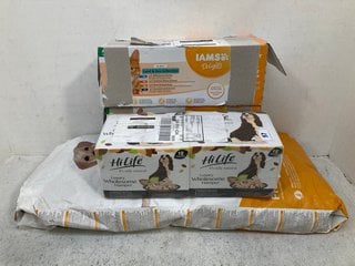 4 X ASSORTED PET FOOD ITEMS TO INCLUDE IAMS FRESH CHICKEN 1 YR+ DRIED DOG FOOD 12KG: LOCATION - E4