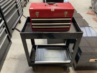 3 DRAWER SMALL RED TOOL BOX TO INCLUDE BLACK METAL TOOL TROLLEY: LOCATION - A1