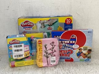 4 X ASSORTED TOYS TO INCLUDE PLAY-DOH PEPPA PIG: LOCATION - D12