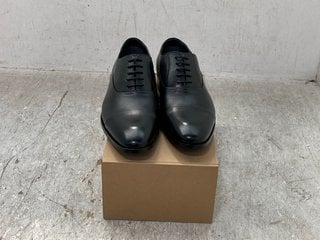 DUNE LONDON MENS 484SECRECY BLACK LEATHER OXFORD TOECAP LACE UP SHOES - UK SIZE: 9: LOCATION - D6