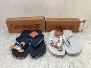 2 X WOMENS SHOES TO INCLUDE HAVAIANAS NAVY CLASSIC LOGO FLIP FLOPS - UK SIZE: 9 AND HAVAIANAS WHITE SYNTHETIC CLASSIC LOGO FLIP FLOPS - UK SIZE: 7: LOCATION - D5