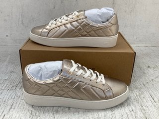 DUNE WOMENS GOLD-LEATHER QUILTED CUPSOLE TRAIN SHOES - UK SIZE 7: LOCATION - D5