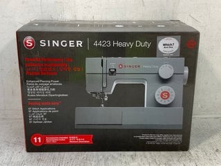 SINGER 4423 HEAVY DUTY SEWING MACHINE - RRP £284: LOCATION - D5