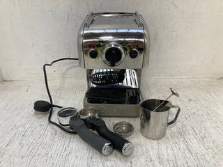 DUALIT 3 IN 1 COFFEE MACHINE IN STAINLESS STEEL - RRP £200: LOCATION - D4