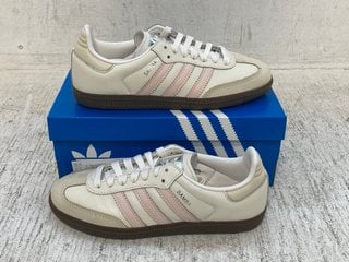 ADIDAS SAMBA TRAINERS IN CLOUD WHITE UK SIZE 4: LOCATION - D3