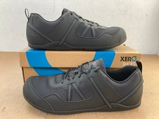 XERO SHOES PRIO BLACK ATHLETIC SHOES - UK SIZE: 14: LOCATION - D2