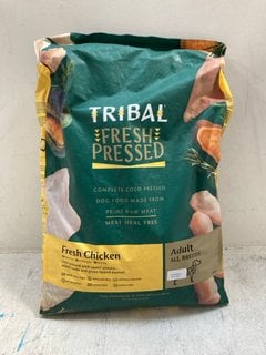 TRIBAL FRESH PRESSED CHICKEN FLAVOUR DOG FOOD 12KG - BBE: 04/12/2025: LOCATION - A10