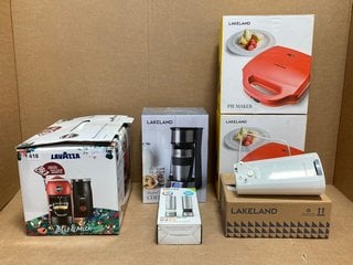 QTY OF KITCHEN APPLIANCES TO INCLUDE SALTER ELECTRONIC MILL SET: LOCATION - B4