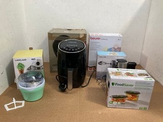 5 X HOUSEHOLD ITEMS TO INCLUDE MINI ICE CREAM MAKER AND BEURER DAYLIGHT THERAPY LAMP: LOCATION - B1