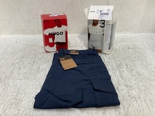 QTY OF ASSORTED MENS CLOTHING IN VARIOUS SIZES TO INCLUDE HUGO BOSS PACK OF 3 REGULAR FIT CLASSIC CREW NECK T-SHIRTS - UK SIZE: 2XL: LOCATION - B7