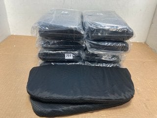 9 X GEL CUSHION SEATS IN BLACK: LOCATION - B15