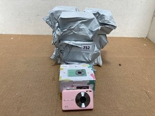 9 X BETTER LIFE DIGITAL CAMERAS IN PINK: LOCATION - B15