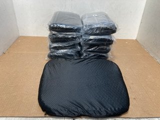 9 X GEL CUSHION SEATS IN BLACK: LOCATION - B15