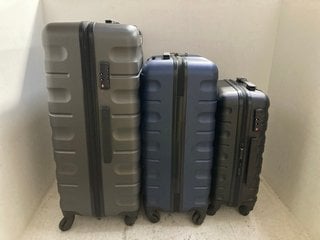 3 X JOHN LEWIS & PARTNERS HARD SHELL WHEELED SUITCASES IN VARIOUS SIZES TO INCLUDE LARGE GREY SUITCASE: LOCATION - A*