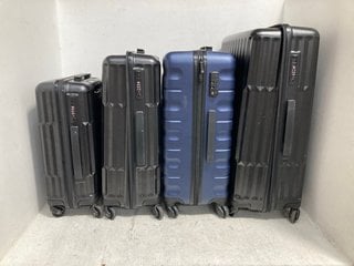 SET OF 3 JOHN LEWIS & PARTNERS HARD SHELL WHEELED SUITCASES IN BLACK TO INCLUDE JOHN LEWIS & PARTNERS HARD SHELL WHEELED MEDIUM SUITCASE IN NAVY: LOCATION - A-1