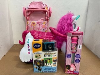 4 X CHILDRENS TOYS TO INCLUDE BARBIE LIGHTING MICROPHONE IN PINK: LOCATION - C14