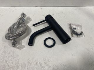 MONO BASIN MIXER TAP IN BLACK - RRP £175: LOCATION - R1