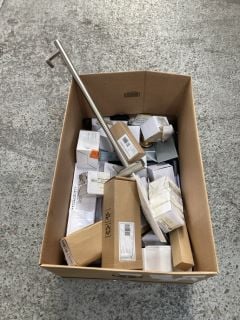 QTY OF ASSORTED PLUMBING FITTINGS & ACCESSORIES - RRP £300: LOCATION - RACKING 2