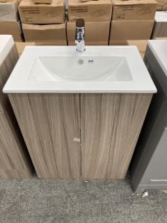 (COLLECTION ONLY) FLOOR STANDING 2 DOOR SINK UNIT IN DRIFTWOOD WITH A 610 X 400MM 1TH CERAMIC BASIN COMPLETE WITH A MONO BASIN MIXER TAP & CHROME SPRUNG WASTE - RRP £745: LOCATION - D4