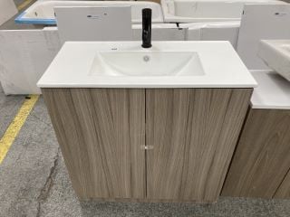 (COLLECTION ONLY) FLOOR STANDING 2 DOOR SINK UNIT IN DRIFTWOOD WITH A 810 X 400MM 1TH CERAMIC BASIN COMPLETE WITH A BLACK MONO BASIN MIXER TAP & SPRUNG WASTE - RRP £810: LOCATION - D5