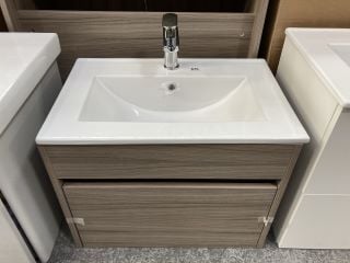 (COLLECTION ONLY) WALL HUNG 1 DRAWER SINK UNIT IN DRIFTWOOD WITH A 610 X 400MM 1TH CERAMIC BASIN COMPLETE WITH A MONO BASIN MIXER TAP & CHROME SPRUNG WASTE - RRP £735: LOCATION - D3