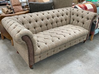 CHESTER CLUB 2 SEATER SOFA RRP: £3099 PRODUCT CODE: CHC2: LOCATION - D8