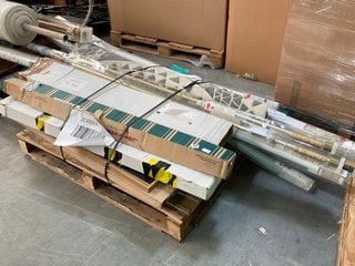 PALLET OF ASSORTED ITEMS TO INCLUDE JOHN LEWIS & PARTNERS 16/91MM EXTENDABLE PENCIL PLEAT CURTAIN POLE KIT L 200-300CM: LOCATION - D8 (KERBSIDE PALLET DELIVERY)