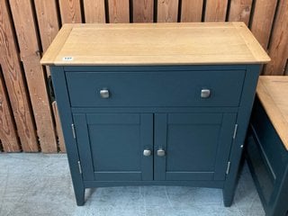 TRADITIONAL 2 DOOR 1 DRAWER CUPBOARD IN NATURAL & BLUE: LOCATION - C8