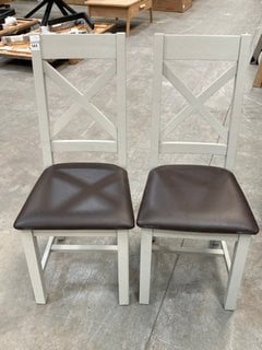 PAIR OF TRADITIONAL DINING CHAIRS IN GREY & BROWN: LOCATION - C8