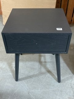 1 DRAWER EZRA BEDSIDE TABLE IN CHARCOAL GREY: LOCATION - B5