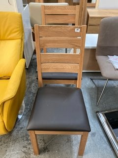 2 X OKEHAMPTON OAK SLATTED DINING CHAIRS WITH BROWN FAUX LEATHER SEAT RRP: £149 EACH: LOCATION - B3