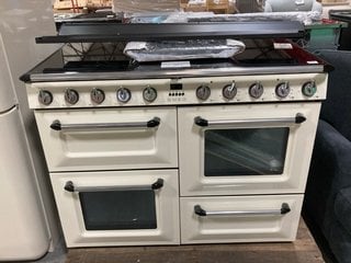 SMEG ELECTRIC CREAM/BLACK RANGE COOKER MODEL: TR4110IP RRP: £1738: LOCATION - A4 (KERBSIDE PALLET DELIVERY)