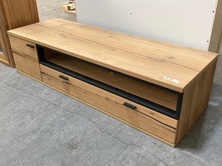 ELANA LOWBOARD 1 DOOR/1 DRAWER SANTANA OAK LIGHT OILED FINISH RRP: £1698: LOCATION - B3