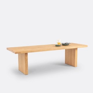 LA REDOUTE VOVA SOLID OAK DINING TABLE (SEATS 8-10). SIZE: 10 PEOPLE. RRP - £1499: LOCATION - A5 (KERBSIDE PALLET DELIVERY)