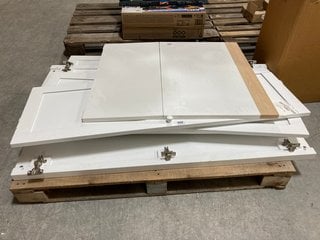 PALLET OF ASSORTED INCOMPLETE WARDROBE FURNITURE COMPONENTS IN WHITE: LOCATION - A2 (KERBSIDE PALLET DELIVERY)