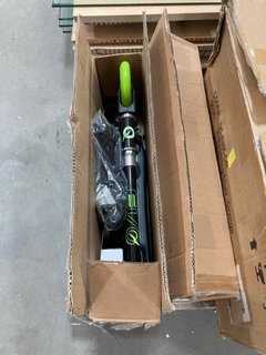 (COLLECTION ONLY) 2 X EVO CHILDRENS ELECTRIC SCOOTERS IN BLACK/GREEN AND BLACK/PINK: LOCATION - A2