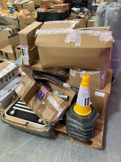 PALLET OF ASSORTED ITEMS TO INCLUDE SMALL YELLOW CONE SET: LOCATION - A11 (KERBSIDE PALLET DELIVERY)