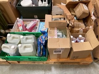 (COLLECTION ONLY) PALLET OF ASSORTED CHEMICAL ITEMS TO INCLUDE ECODOSING WASHROOM CLEANER 1L (PLEASE NOTE: 18+YEARS ONLY. ID MAY BE REQUIRED): LOCATION - A12