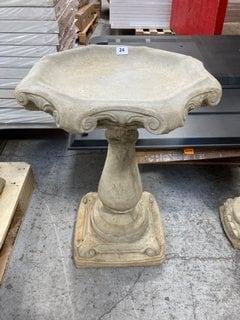 (COLLECTION ONLY) STONEWORK MEDIUM ELEGANT BIRD BATH: LOCATION - A3