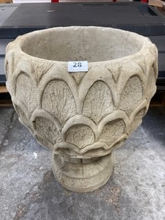 (COLLECTION ONLY) STONEWORK MEDIUM PINEAPPLE GARDEN PLANTER WITH STAND: LOCATION - A3