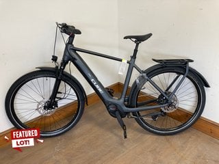 (COLLECTION ONLY) CUBE TOURING HYBRID PRO 625 ELECTRIC BIKE IN METALLIC GREY & CHROME RRP - £2999: LOCATION - PB