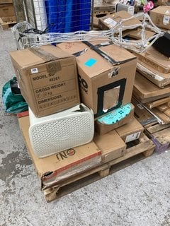 PALLET OF ASSORTED HOUSEHOLD ITEMS TO INCLUDE MORPHY RICHARDS BREADMAKER: LOCATION - B6