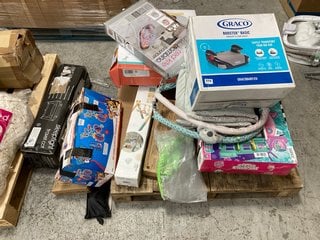 PALLET OF ASSORTED CHILDCARE ITEMS TO INCLUDE GRACO BOOSTER BASIC BOOSTER SEAT: LOCATION - B6