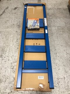 SLIMLINE STEP LADDER IN BLUE: LOCATION - B6