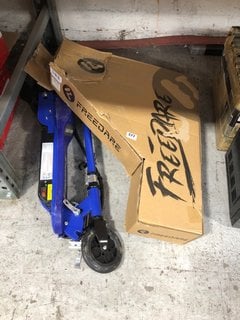 (COLLECTION ONLY) 2 X ASSORTED SCOOTERS TO INCLUDE E-SCOOTER ELECTRIC SCOOTER IN BLUE: LOCATION - BR15